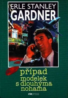 PŘÍPAD MODELEK S DLOUHÝMA NOHAMA